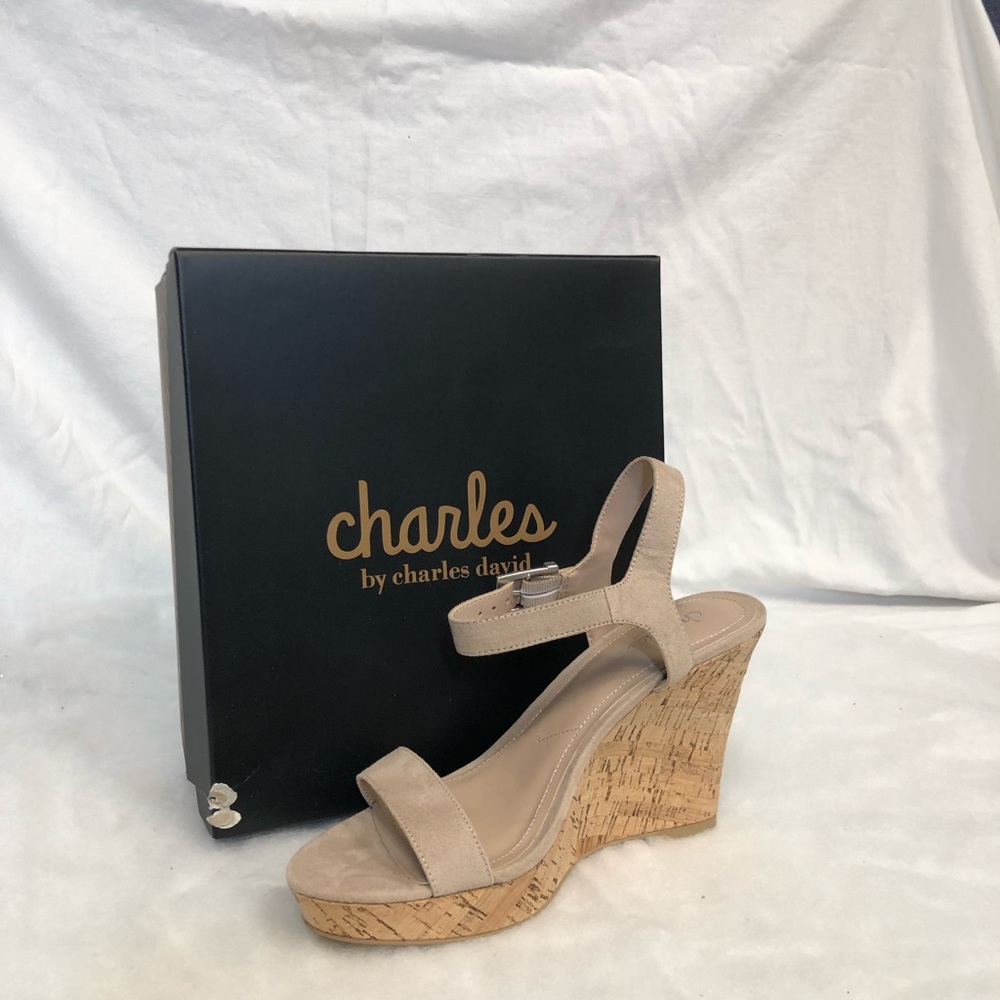 BRAND NEW CHARLES DAVID NUDE WEDGE (Lindy) SIZE 9M